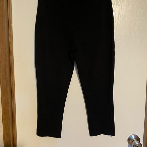 Chico’s size 0 (small women) capris, black - Picture 2 of 2